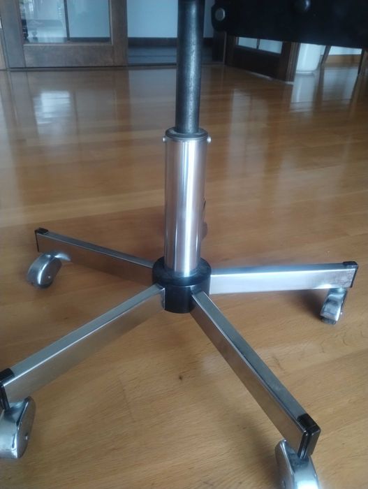 Stary fotel Sedus model 6581.