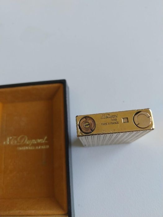 Isqueiro Dupont plaqueado a ouro