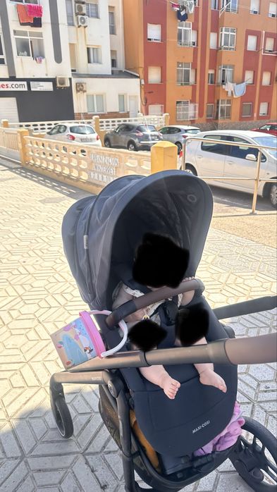 Carrinho Bebé com Assento e Alcofa MaxiCosi