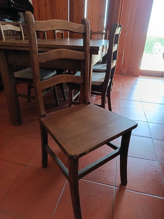 Mesa de jantar madeira macica castanho extensivel 15 cadeiras qualidade - DESOCUPAR