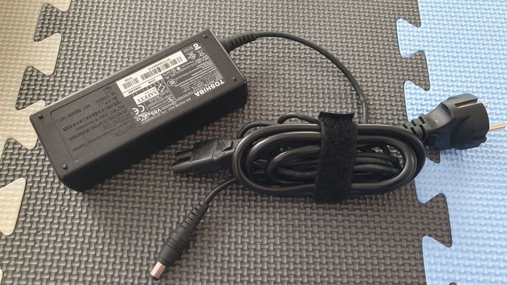 Transformador original Portátil Toshiba