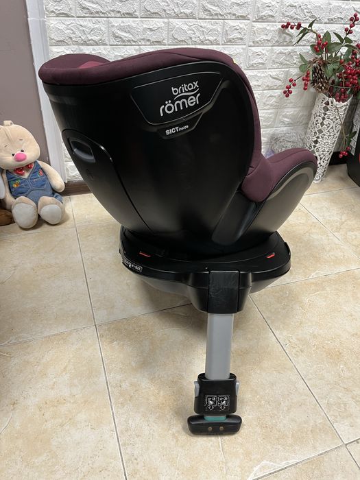 Автокрісло Britax Römer DUALFIX M i-SIZE Група 0+/1 (0-18 кг)