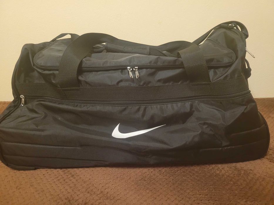 Torba sportowa podróżna na kółkach Nike