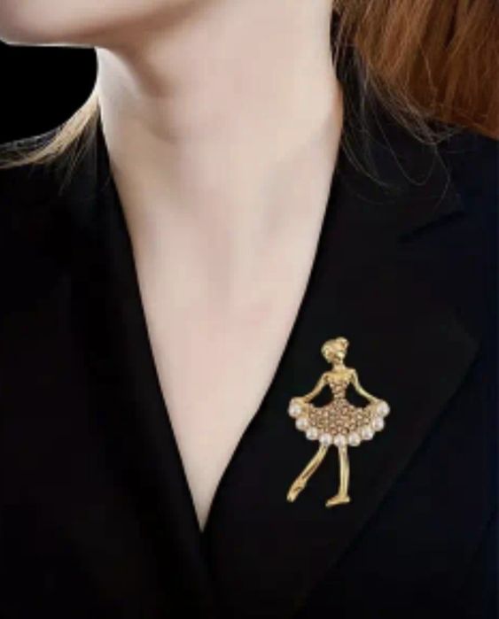 Alfinete Bailarina Dourada