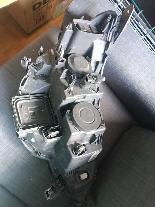 Vendo óptica direita Valeo Renault Megane