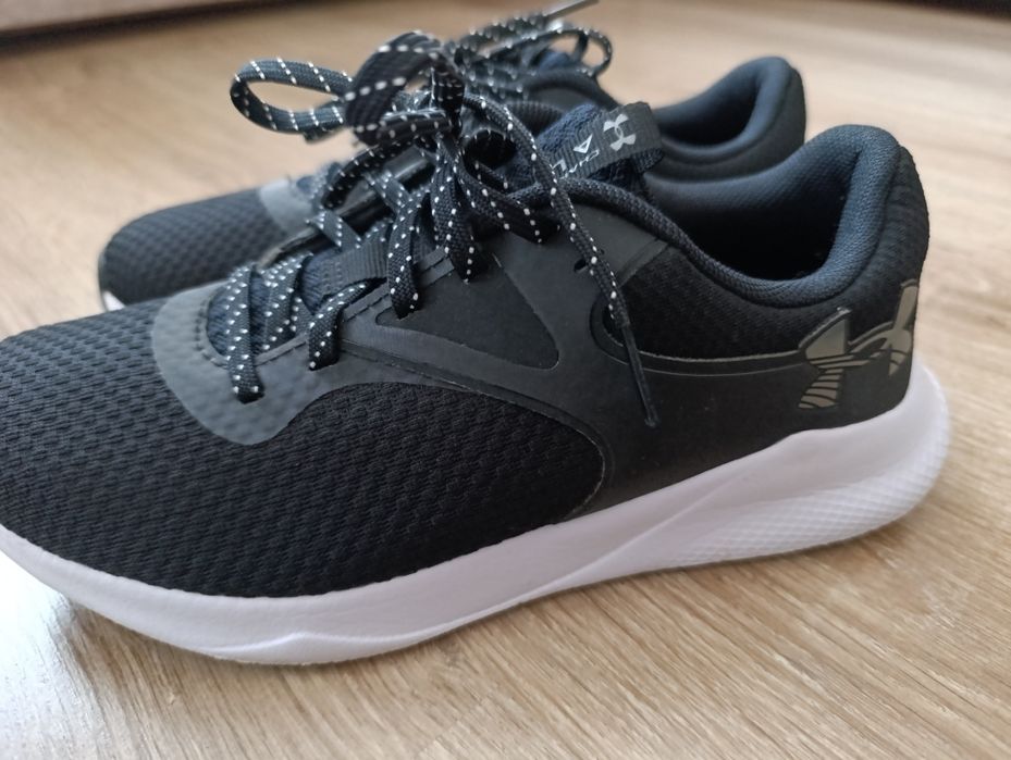 Damskie sportowe do biegania 38 Under Armour