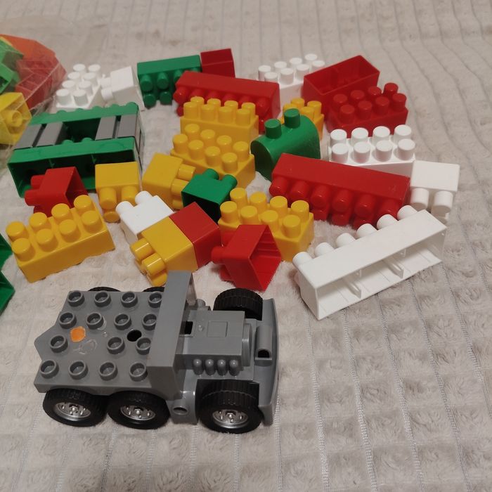 Два види конструктора для хлопчика 2-5 років