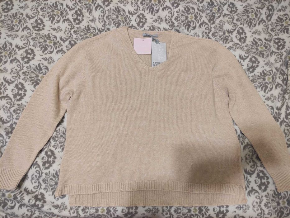 Sprzedam beżowy sweter