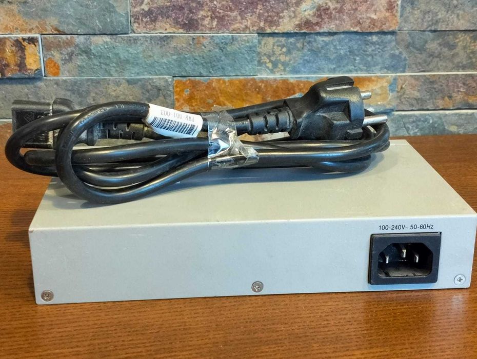Switch Allied Telesis AT-FS705L 5x 10/100 Mbps