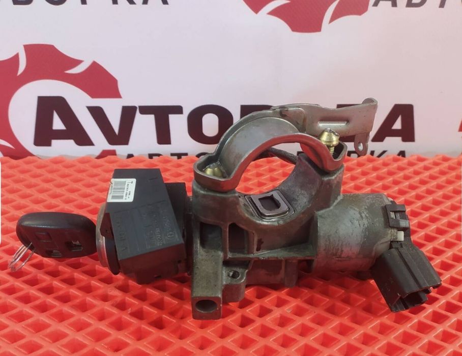 Замок запалювання Toyota Avensis T25 Замок зажигания Тойота Авкнсис 25