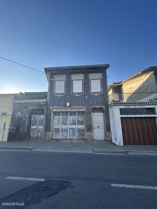 Armazém - Milheirós, Maia - com possibilidade de habitação