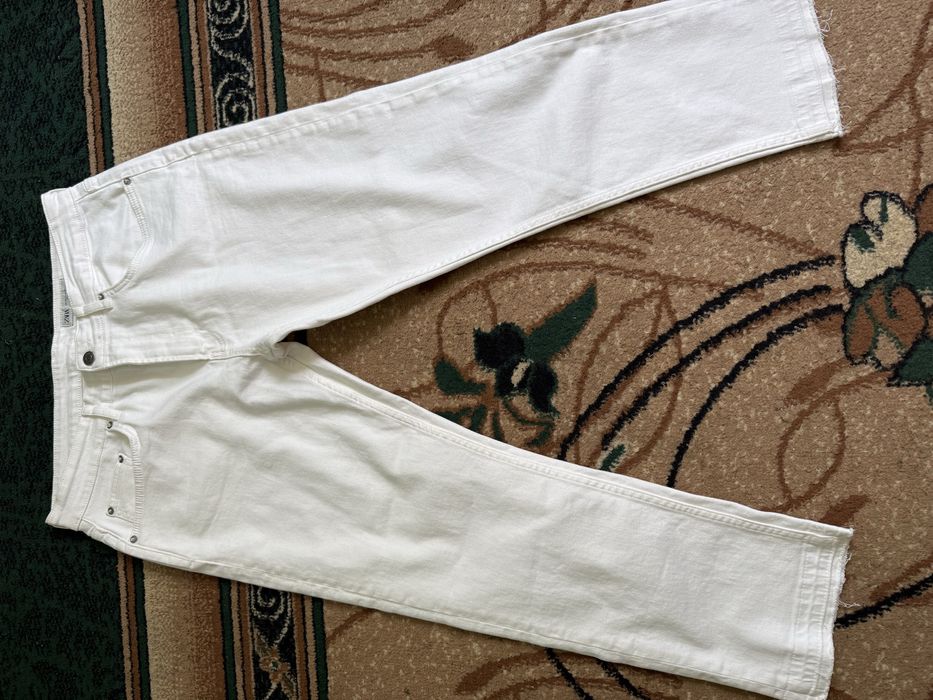 Продам жіночі нові джинси Zara