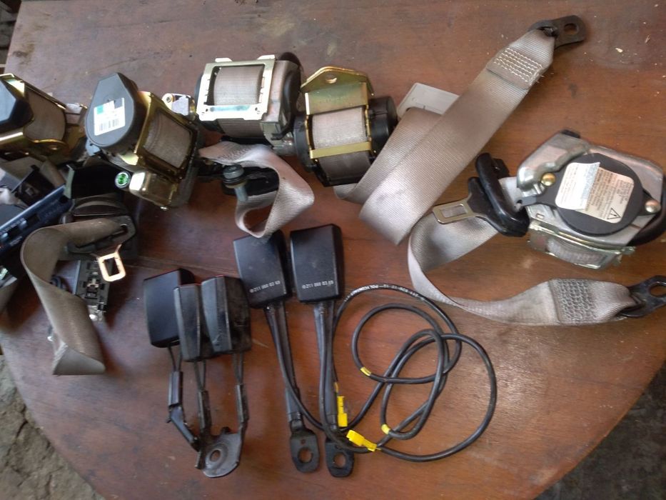 Обшивка,ремни,потолок мерседесw 211