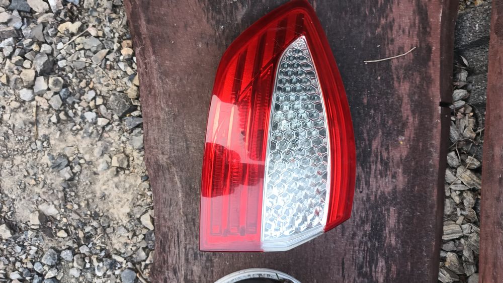 Lampa tył ford mondeo MK4
