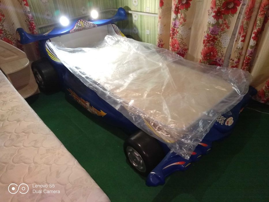 Потрясающая! Кровать-машина с матрасом большая 230/150!