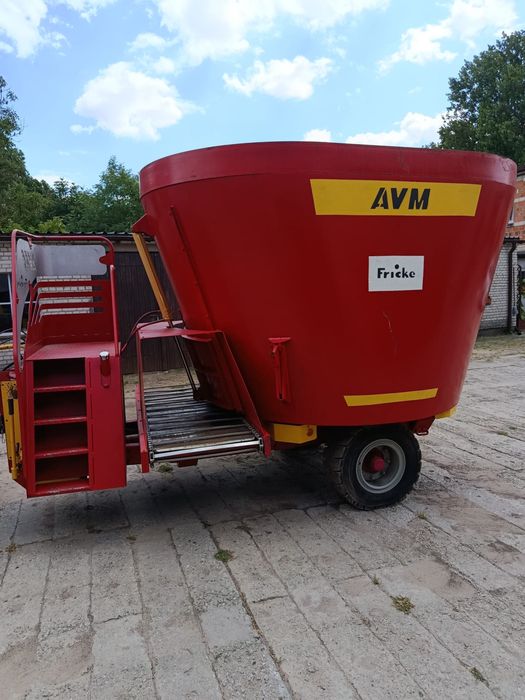Wóz paszowy Paszowóz AVM 10 m³ – 2000 r. – bardzo dobry stan