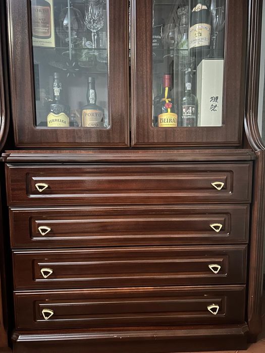 Mobiliário de sala/jantar em madeira – vendo conjunto ou separado