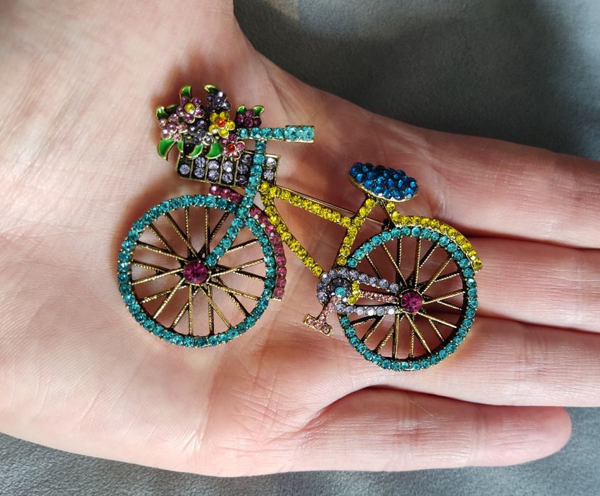 Piękna duża broszka kolorowy rower nowa