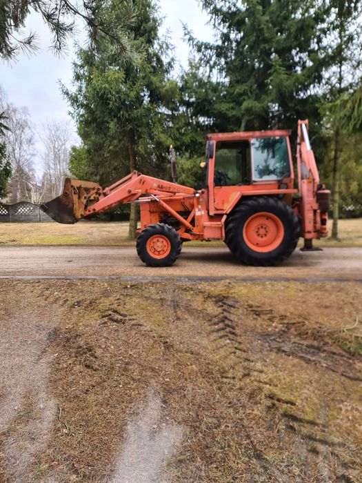 Sprzedam koparko-ładowarkę MF50HX. Rekin 4x4 silnik wolnossący ładnie pracuje.