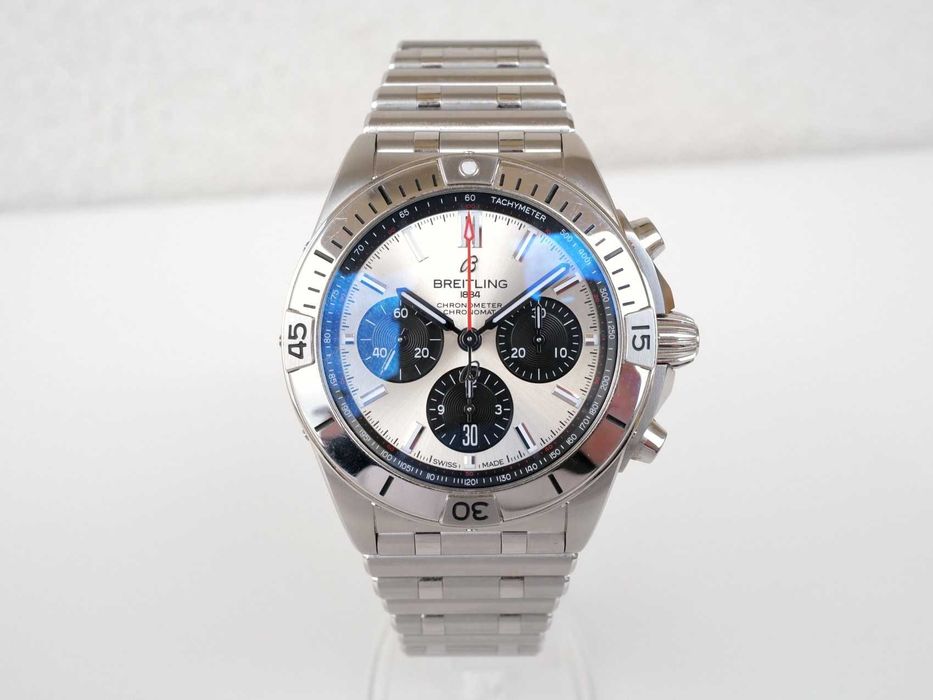Breitling Chronomat 42 мм B01 Manufacture Panda Dial