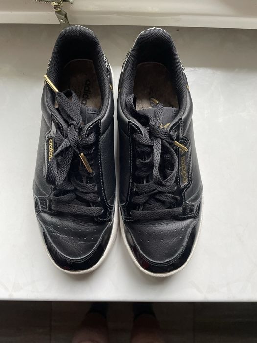 Стильні жіночі кросівки Adidas