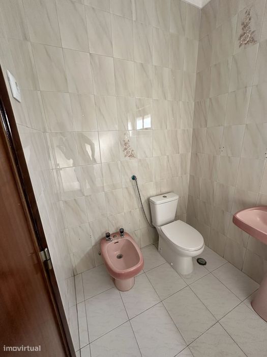 Apartamento T3 espaçoso para arrendamento