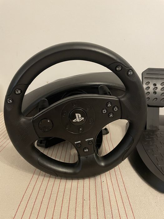 Volante PS4 em ótimo estado