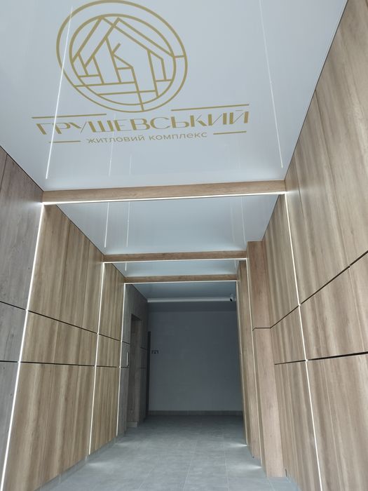 Продається 1 кімнатна квартира .Центр.