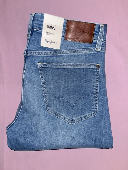 Wyprzedaż spodnie męskie Pepe Jeans London.