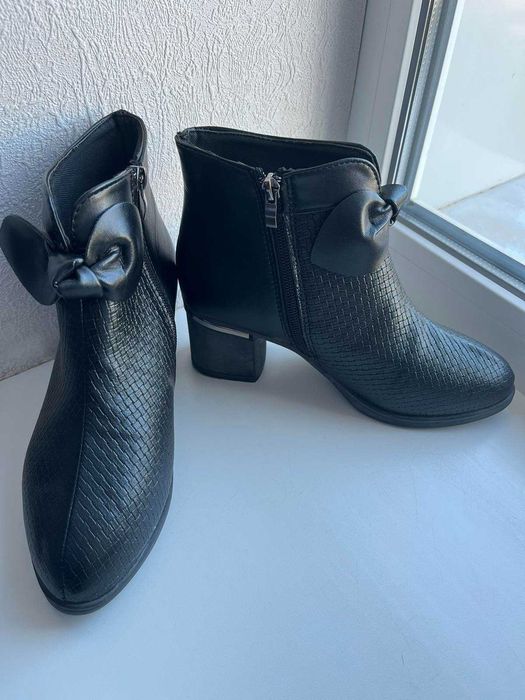 Полусапожки жіночі