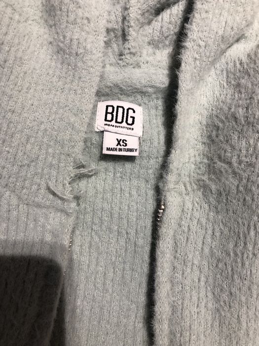 krótka bluza rozpinana urban outfitters sage green