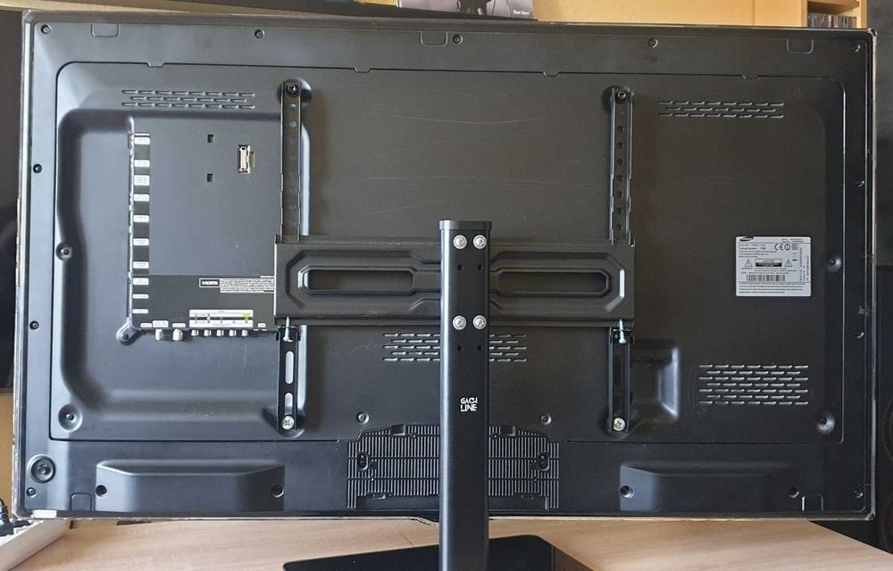 TV Samsung UE46ES6570S Ful HD bez podstawy  3D