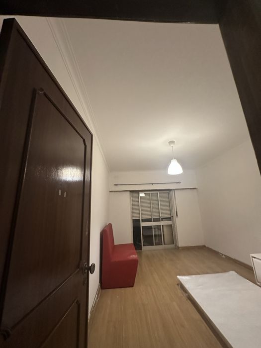 Camas para alugar em quartos compartilhados( reservas)