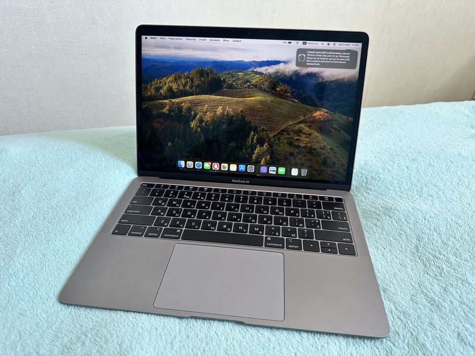 Macbook Air 13 Retina дисплей (2019 год, а1932) идеал