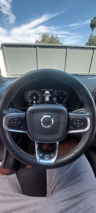 Volvo XC40 R-Design Diesel – 2020 – 67.000 km – Revisões sempre na marca — photo 5