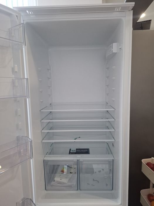 Frigorífico combinado encastrável, ELECTROLUX,  novo