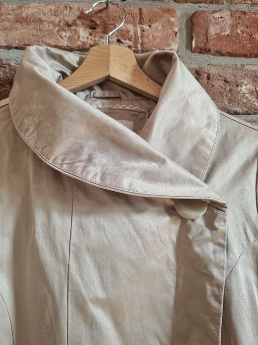 Beżowy płaszcz * Vila