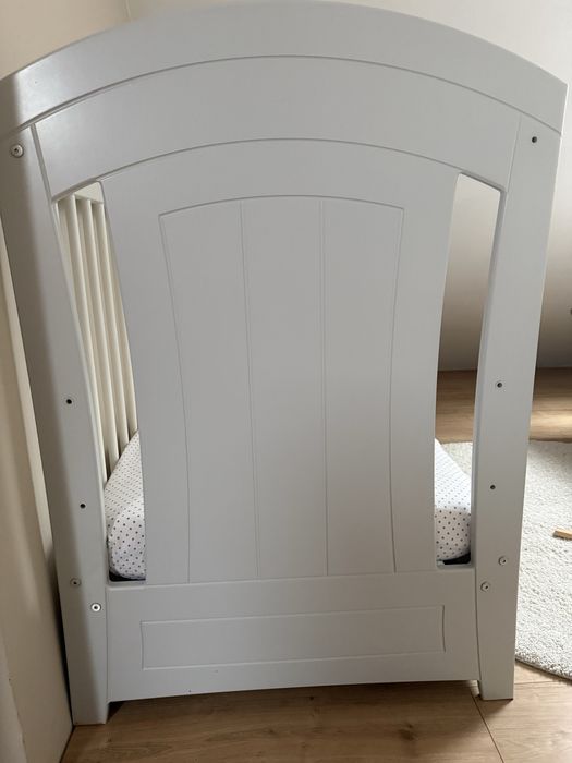 Łóżeczko niemowlęce z materacem