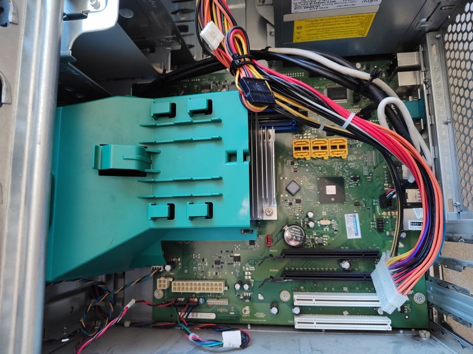 Fujitsu Celsius W280