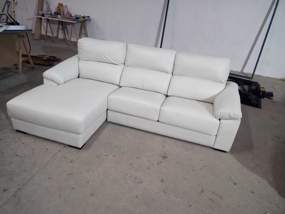 Sofá branco em pele novo nunca usado