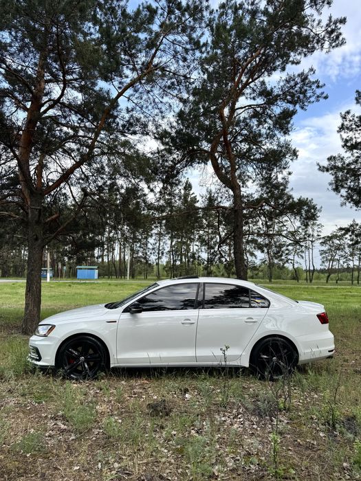 Volksvagen Jetta GLI