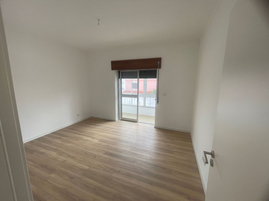 Andar de moradia T5 Fernão Ferro