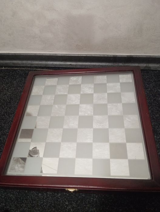 Шахматы стеклянные