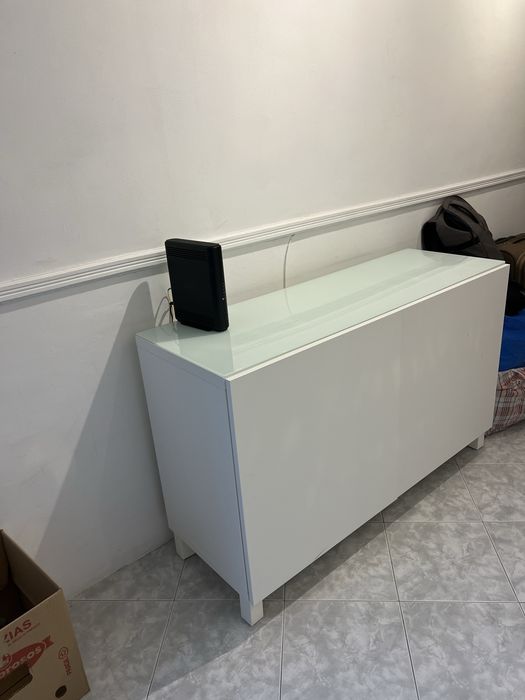 Movel aparador branco com vidro