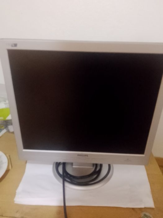 Monitor Philips LCD (bom estado)