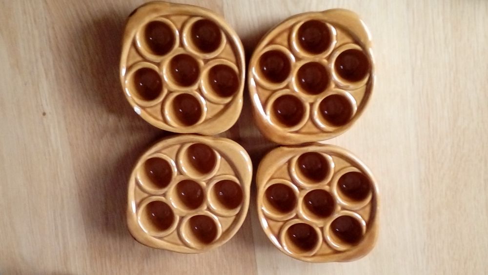 Ceramiczna foremka do zapiekania ślimaków, jajek przepiórczych