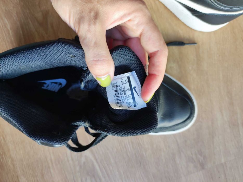 Ténis pretos altos Nike