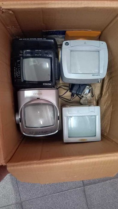 Lote 4 Mini TVs Vintage / Portáteis (Sogo, Monex, Satow, Lenco)