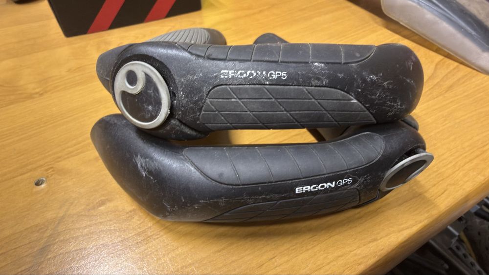 Ergon GP5 chwyty rowerowe z rogami – komplet