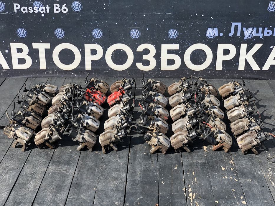 Суппорт супорта Пассат б6 задній тормозний супорт VW Passat B6